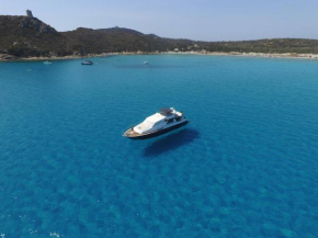 J&R pleasure craft